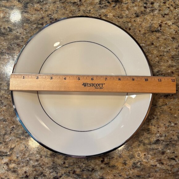 2 Lenox China SOLITAIRE Dinner Plates PLATINUM RIM 10.75" USA - Picture 4 of 4